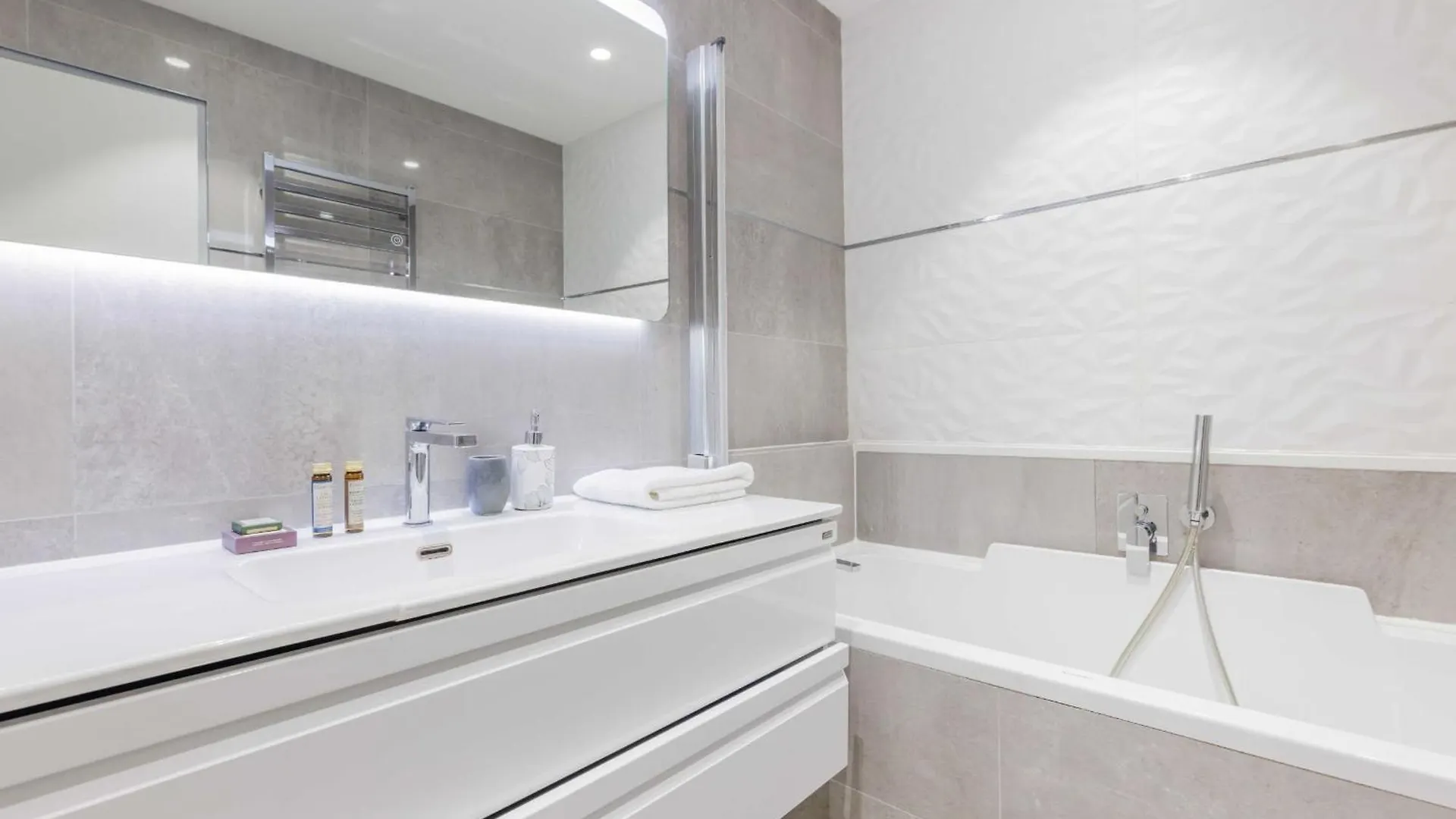 Authentic Apartment - 3Br-8P - La Villette Paris
